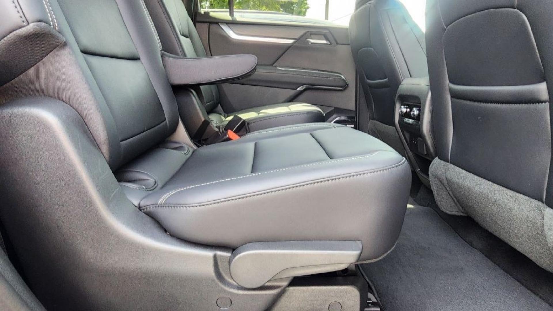 2026 SILVER GMC ACADIA ELEVATION (1GKENKKS8TJ) with an 2.5L engine, Automatic transmission, located at 101 S. Halleck St., DeMotte, 46310, (219) 987-2922, 41.202343, -87.198189- Photo#8