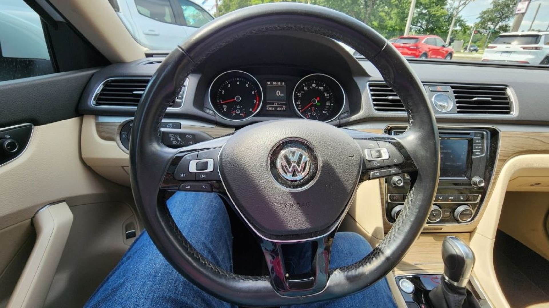 2017 WHITE VOLKSWAGEN PASSAT SE (1VWBT7A31HC) with an 1.8L engine, Automatic transmission, located at 101 S. Halleck St., DeMotte, 46310, (219) 987-2922, 41.202343, -87.198189- Photo#11