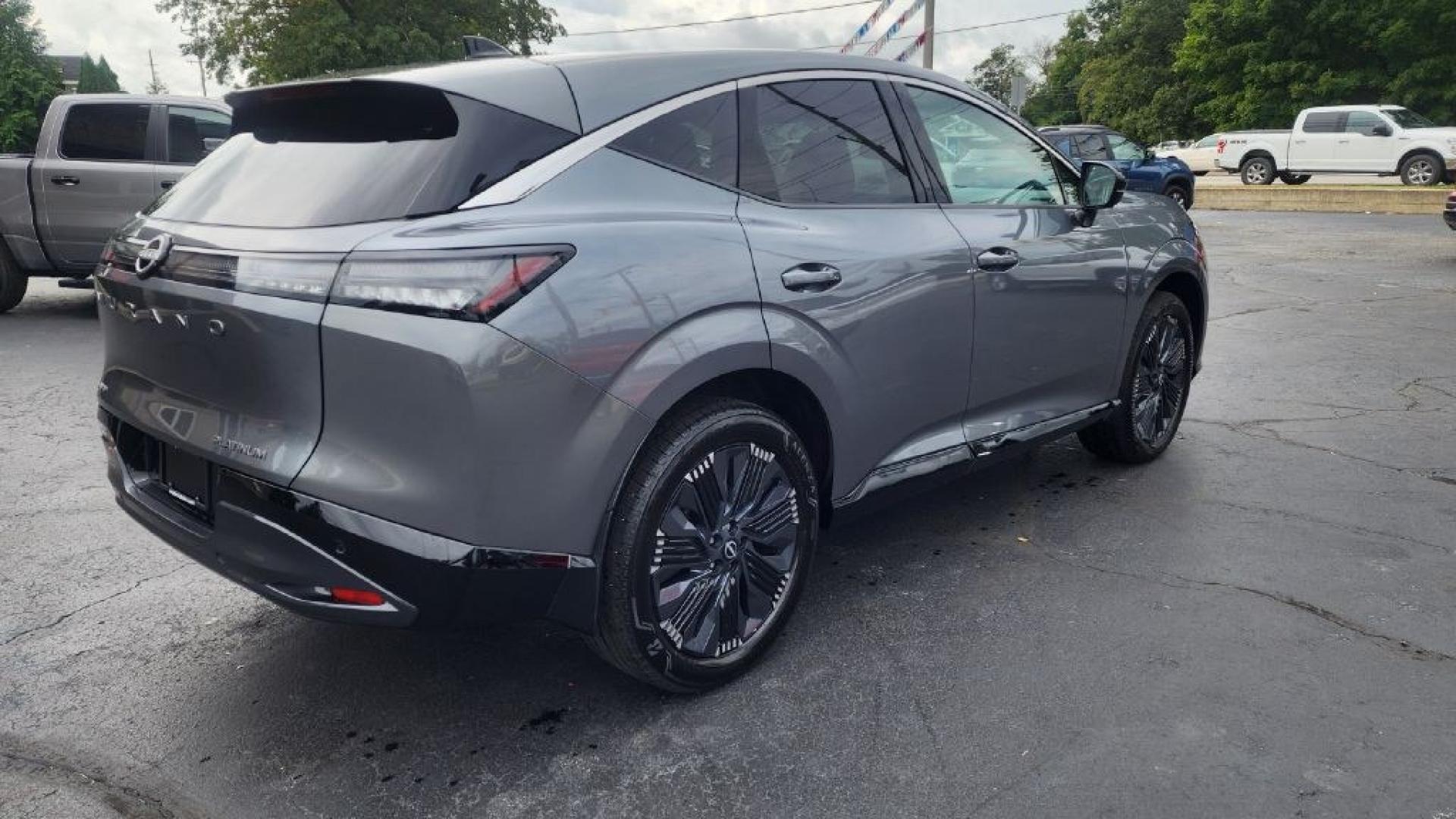 2026 GRAY NISSAN MURANO PLATINUM - AWD (5N1AZ3DS4TC) with an 2.0L engine, Automatic transmission, located at 101 S. Halleck St., DeMotte, 46310, (219) 987-2922, 41.202343, -87.198189- Photo#2