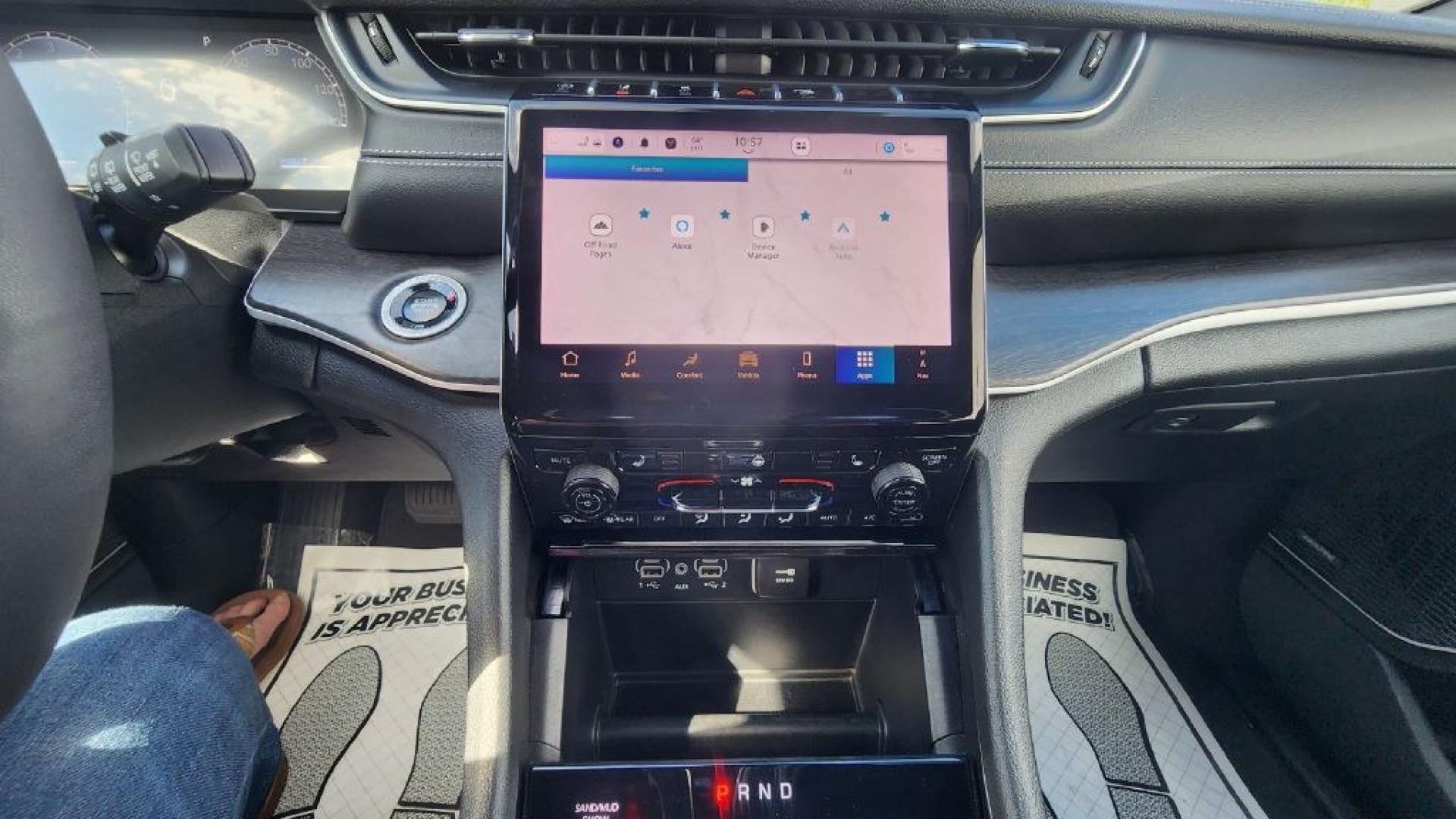 2024 WHITE JEEP GRAND CHEROKEE LIMITED - 4WD (1C4RJHBG0RC) with an 3.6L engine, Automatic transmission, located at 101 S. Halleck St., DeMotte, 46310, (219) 987-2922, 41.202343, -87.198189- Photo#14
