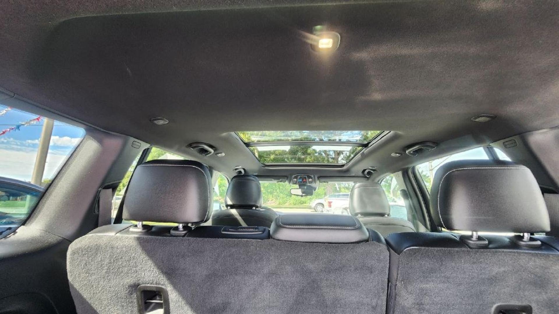 2024 WHITE JEEP GRAND CHEROKEE LIMITED - 4WD (1C4RJHBG0RC) with an 3.6L engine, Automatic transmission, located at 101 S. Halleck St., DeMotte, 46310, (219) 987-2922, 41.202343, -87.198189- Photo#20