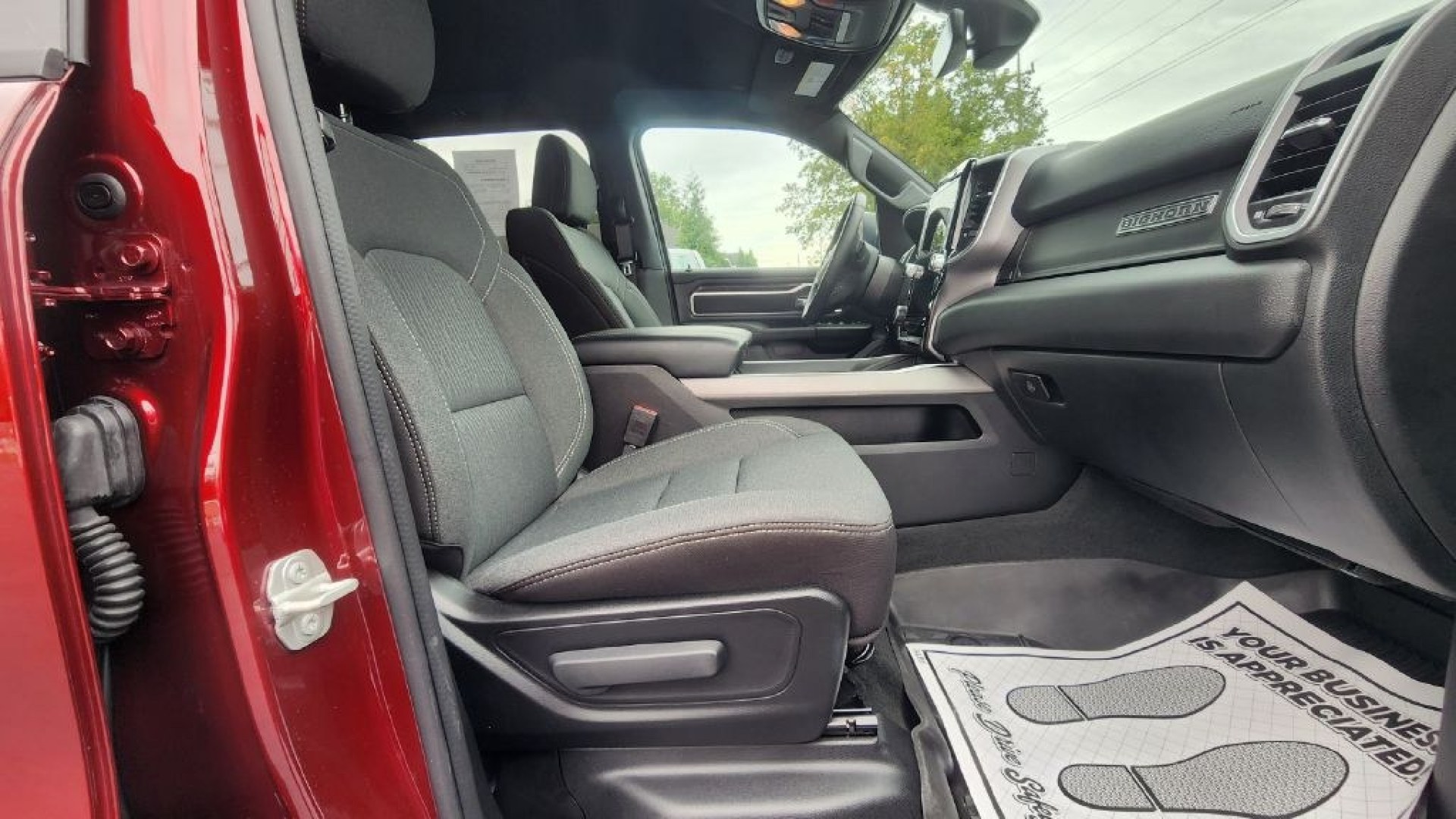 2023 BURGUN RAM 1500 BIG HORN/LONE STAR (1C6RRFFG1PN) with an 3.6L engine, Automatic transmission, located at 101 S. Halleck St., DeMotte, 46310, (219) 987-2922, 41.202343, -87.198189- Photo#7