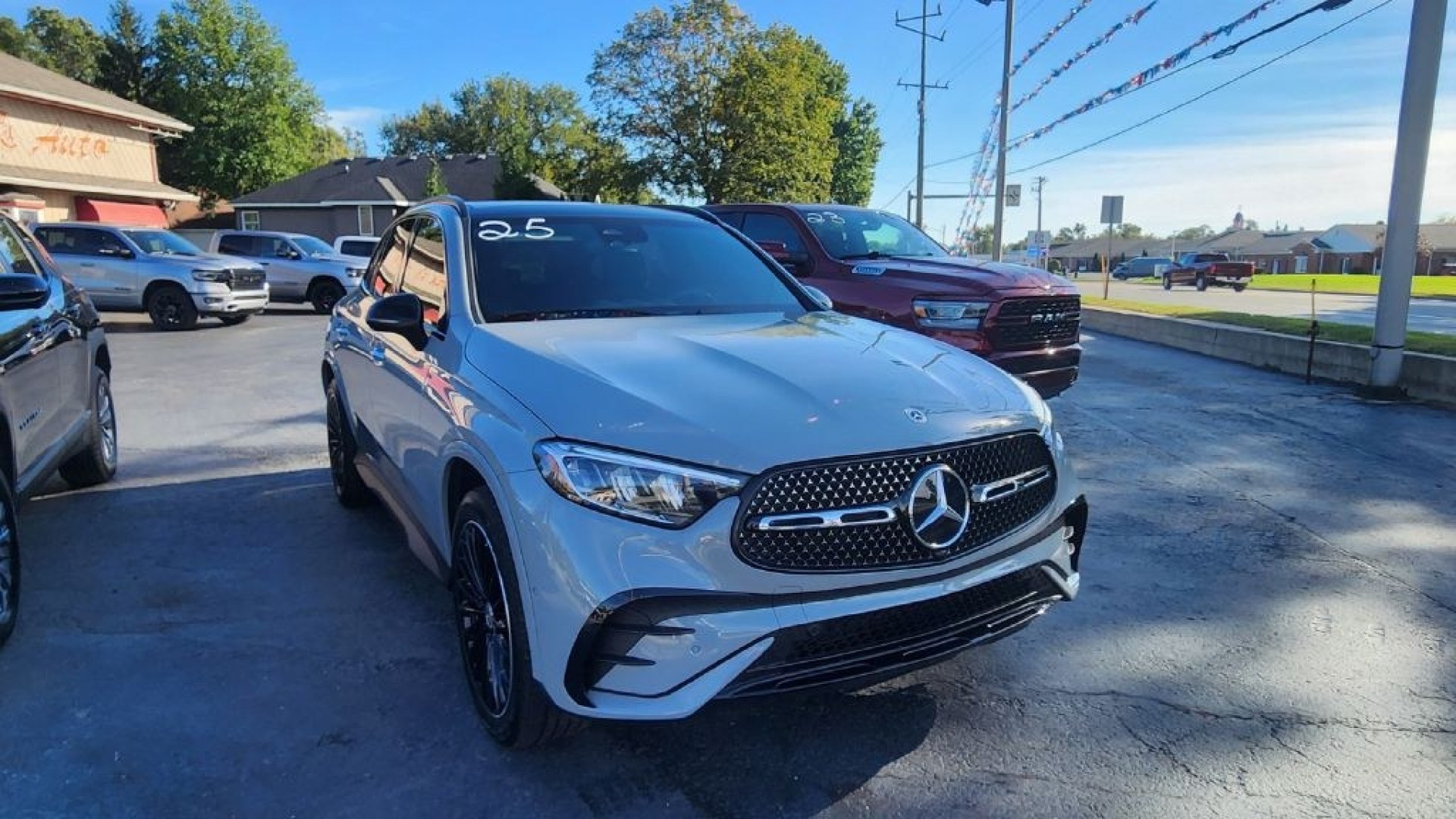 2025 GRAY MERCEDES-BENZ GLC 300 4MATIC (W1NKM4HB4SF) with an 2.0L engine, Automatic transmission, located at 101 S. Halleck St., DeMotte, 46310, (219) 987-2922, 41.202343, -87.198189- Photo#1