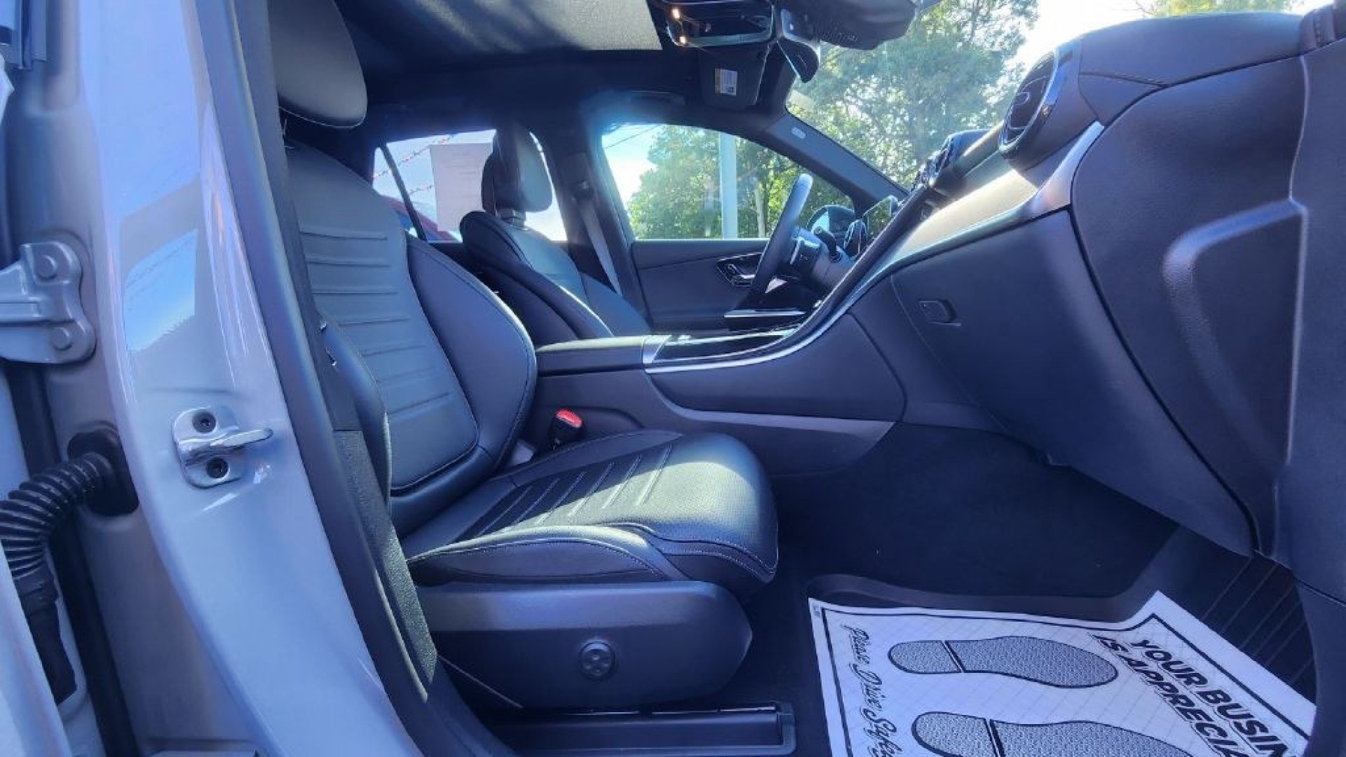 2025 GRAY MERCEDES-BENZ GLC 300 4MATIC (W1NKM4HB4SF) with an 2.0L engine, Automatic transmission, located at 101 S. Halleck St., DeMotte, 46310, (219) 987-2922, 41.202343, -87.198189- Photo#7
