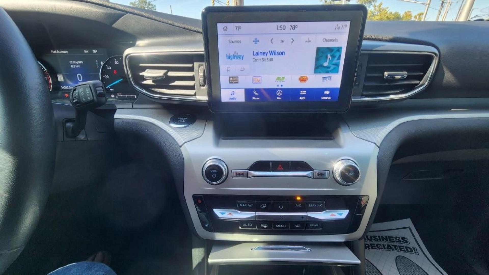 2022 GRAY FORD EXPLORER XLT (1FMSK8DH5NG) with an 2.3L engine, Automatic transmission, located at 101 S. Halleck St., DeMotte, 46310, (219) 987-2922, 41.202343, -87.198189- Photo#14