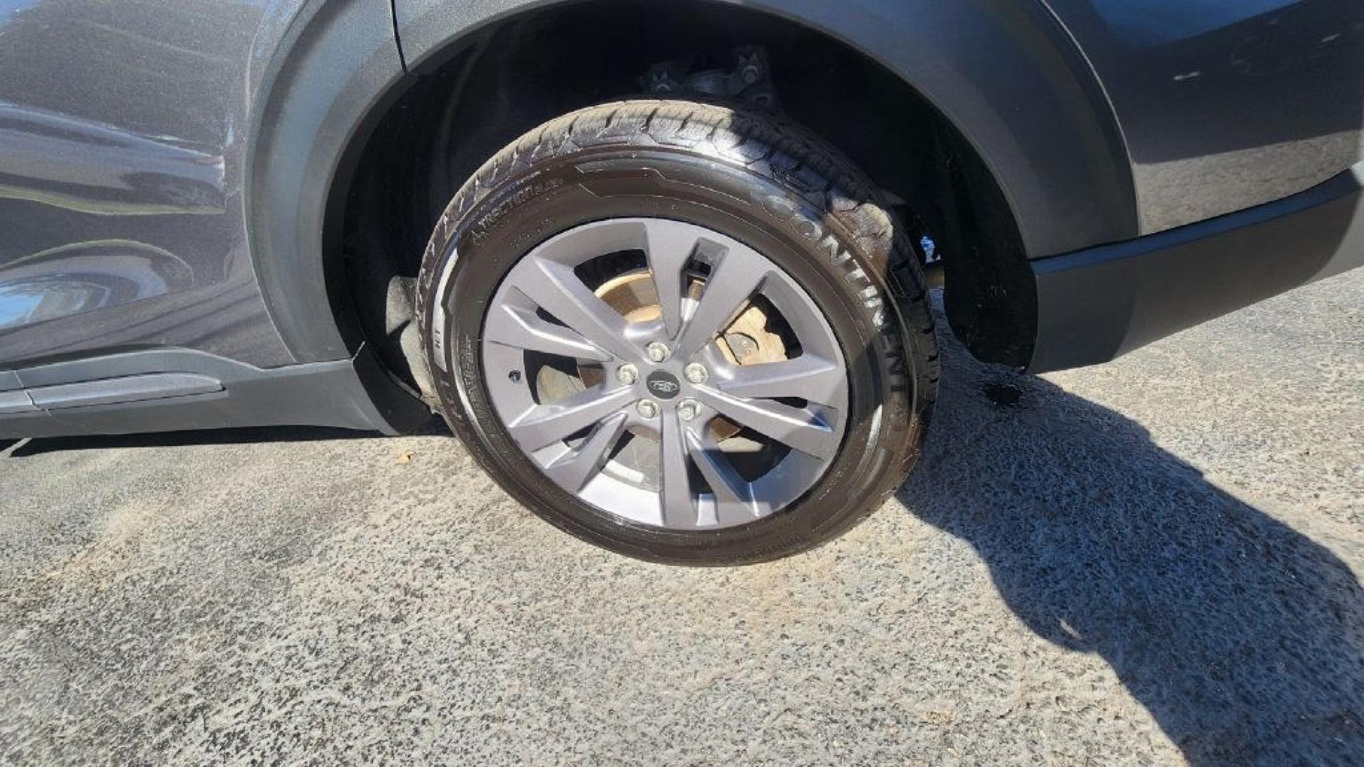 2022 GRAY FORD EXPLORER XLT (1FMSK8DH5NG) with an 2.3L engine, Automatic transmission, located at 101 S. Halleck St., DeMotte, 46310, (219) 987-2922, 41.202343, -87.198189- Photo#24