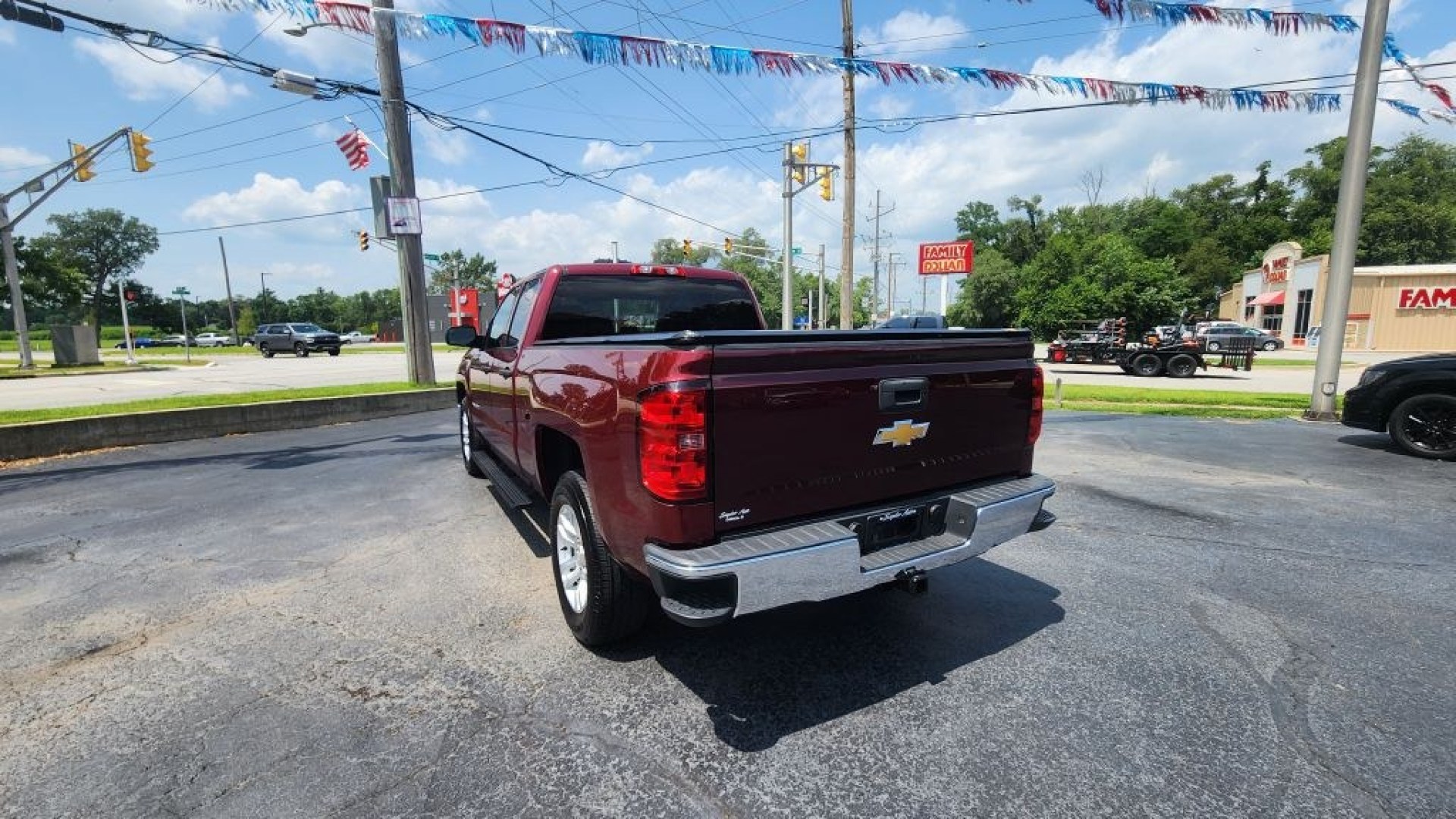 2014 BURGUN /Jet Black/Dark Ash CHEVROLET SILVERADO 1500 (1GCRCPEH4EZ) with an 4.3L engine, Automatic transmission, located at 101 S. Halleck St., DeMotte, 46310, (219) 987-2922, 41.202343, -87.198189- Photo#3