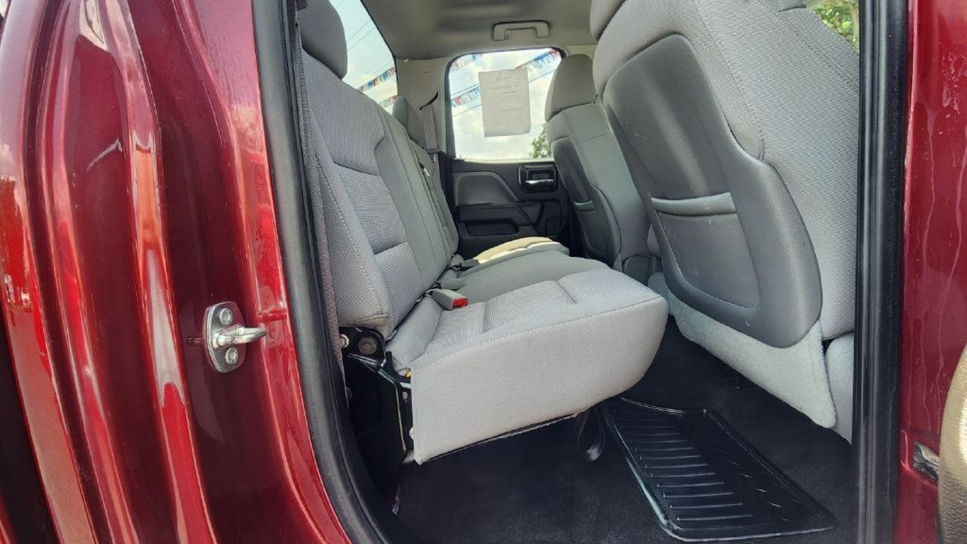 2014 BURGUN /Jet Black/Dark Ash CHEVROLET SILVERADO 1500 (1GCRCPEH4EZ) with an 4.3L engine, Automatic transmission, located at 101 S. Halleck St., DeMotte, 46310, (219) 987-2922, 41.202343, -87.198189- Photo#6