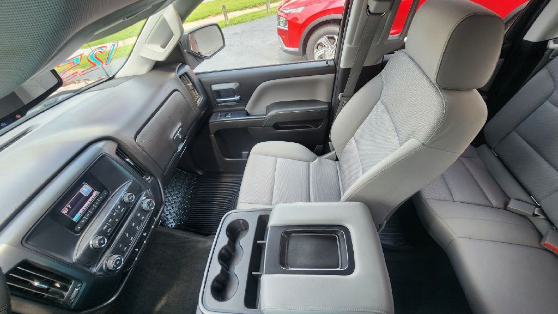 2014 BURGUN /Jet Black/Dark Ash CHEVROLET SILVERADO 1500 (1GCRCPEH4EZ) with an 4.3L engine, Automatic transmission, located at 101 S. Halleck St., DeMotte, 46310, (219) 987-2922, 41.202343, -87.198189- Photo#9