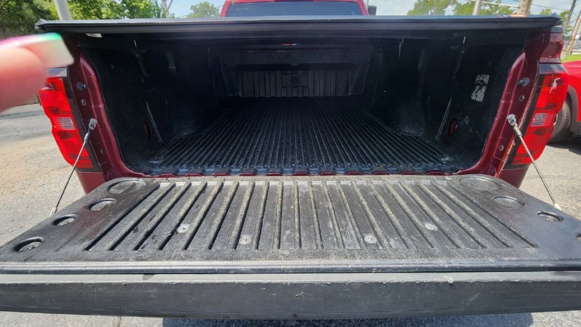 2014 BURGUN /Jet Black/Dark Ash CHEVROLET SILVERADO 1500 (1GCRCPEH4EZ) with an 4.3L engine, Automatic transmission, located at 101 S. Halleck St., DeMotte, 46310, (219) 987-2922, 41.202343, -87.198189- Photo#18